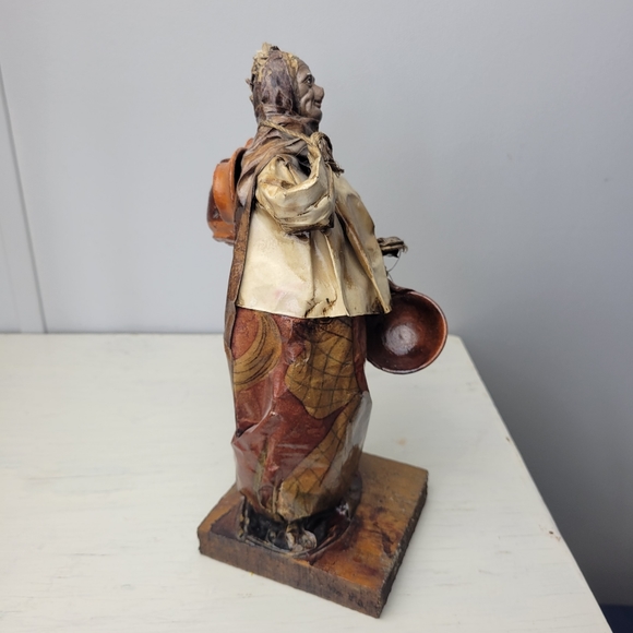 Vintage Mexican Folk Art Paper Mache Figure Handmade Authentic Hardworking Woman - Picture 12 of 16